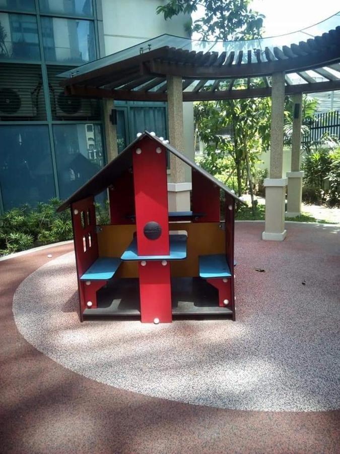 Zoe Amarah Condotel *