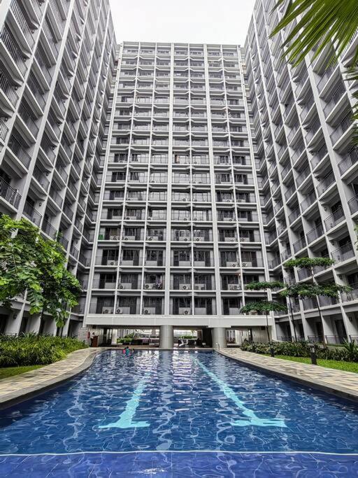 Happirest By The Bay At Shore2, Mall Of Apartment Manila