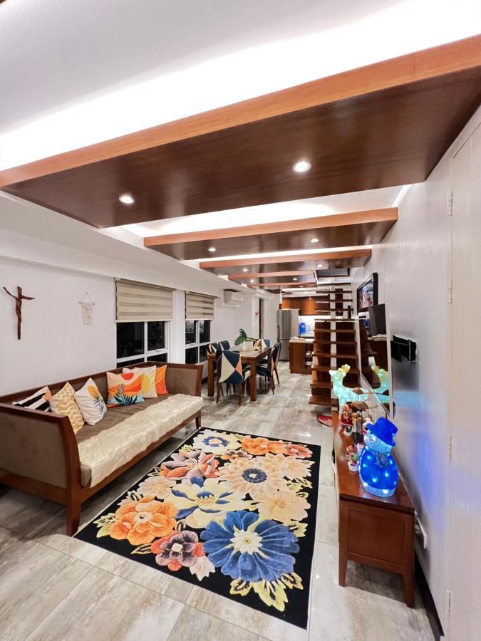 Luxx Suites Bgc Apartment