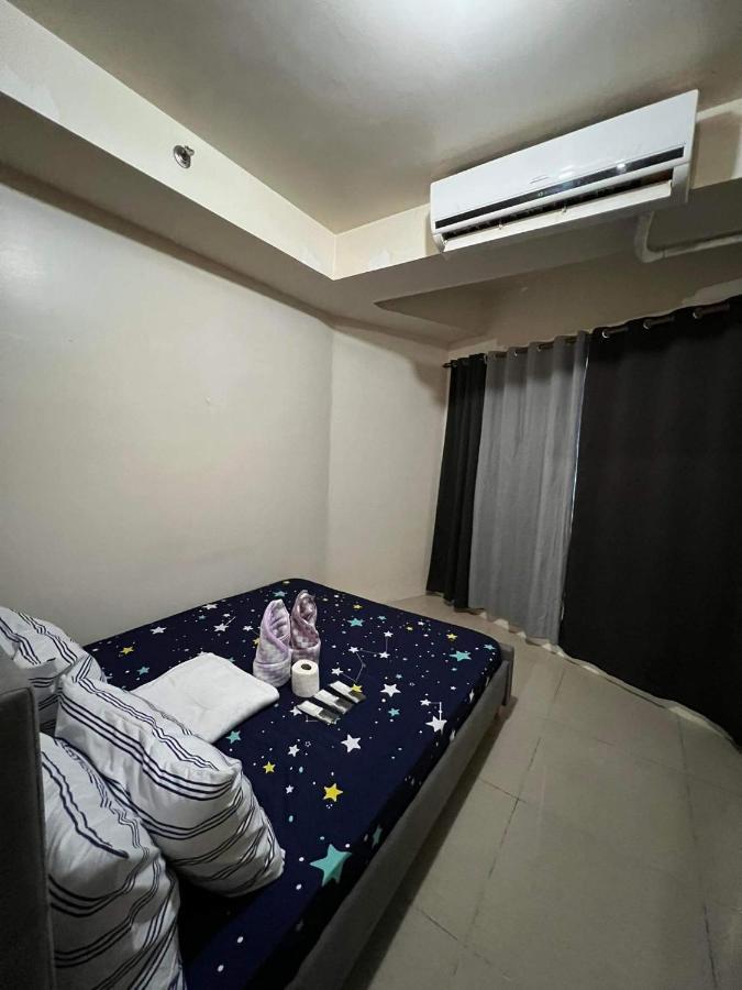Jona'S Place At Shell Residences Manila
