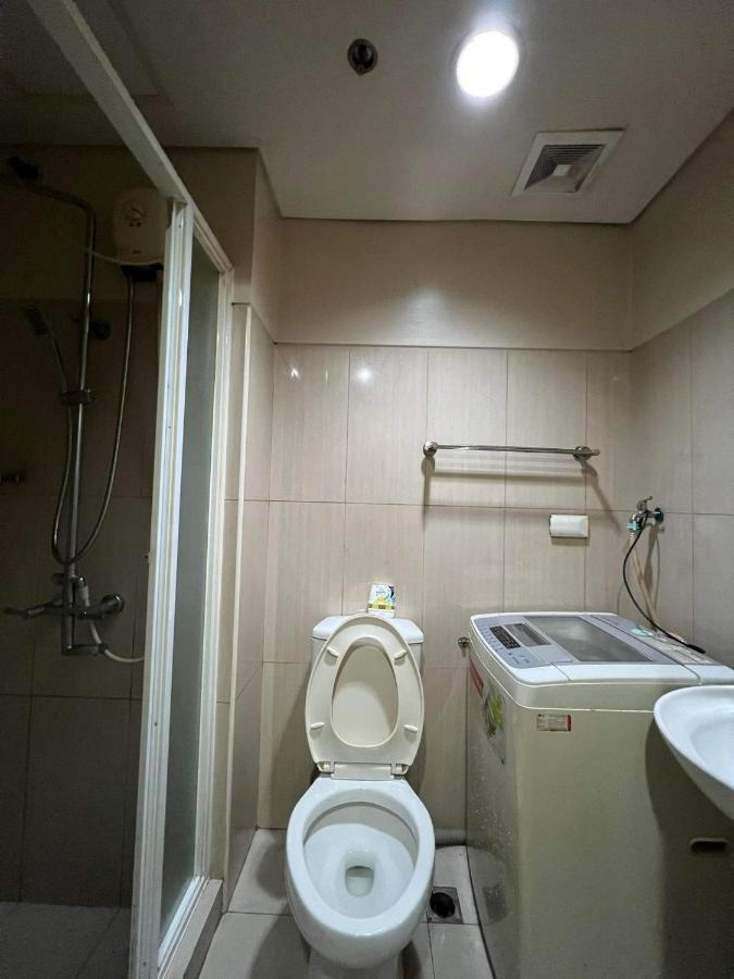 Jona'S Place At Shell Residences Manila *