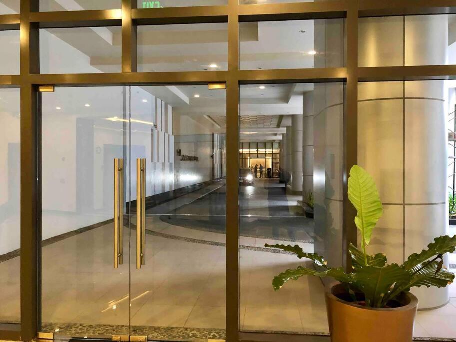 View, 1br Condo, One Eastwood Avenue Tower 2, Eastwood City, Quezon City, Manila, Philippines -requires Proof Of Id & Vax Card- *