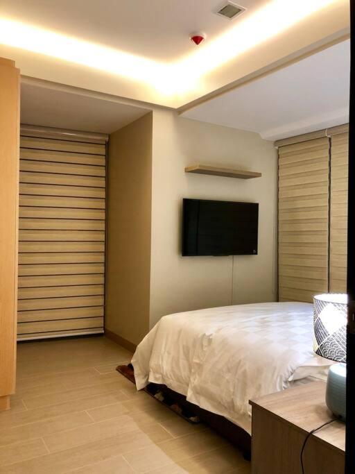 View, 1br Condo, One Eastwood Avenue Tower 2, Eastwood City, Quezon City, Manila, Philippines -requires Proof Of Id & Vax Card-