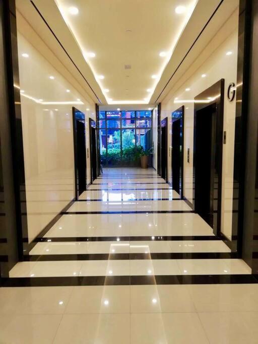 View, 1br Condo, One Eastwood Avenue Tower 2, Eastwood City, Quezon City, Manila, Philippines -requires Proof Of Id & Vax Card- * Manila