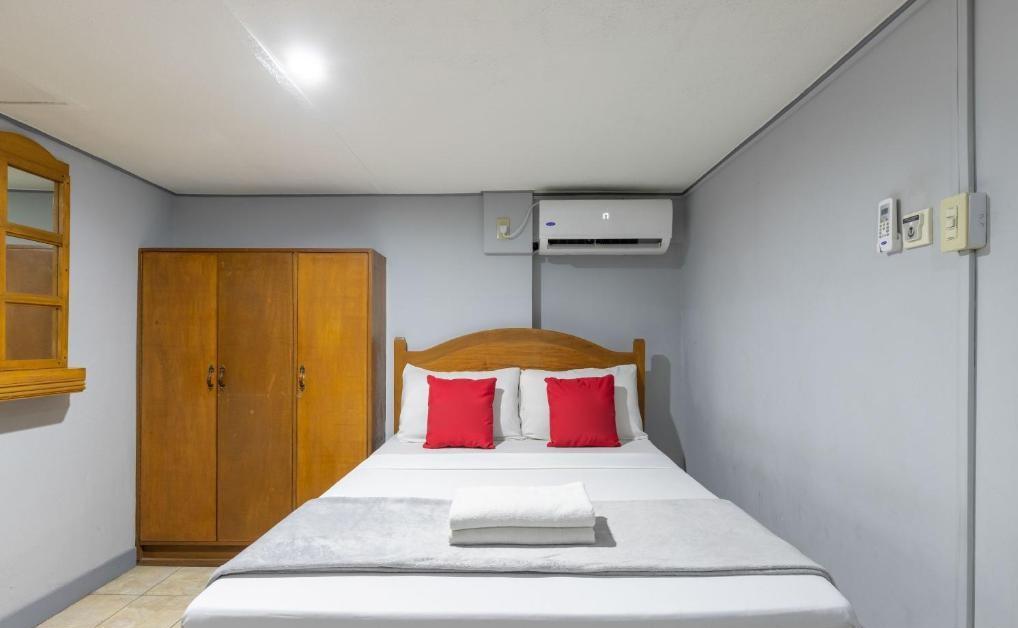 Hotel Oyo 722 Slouch