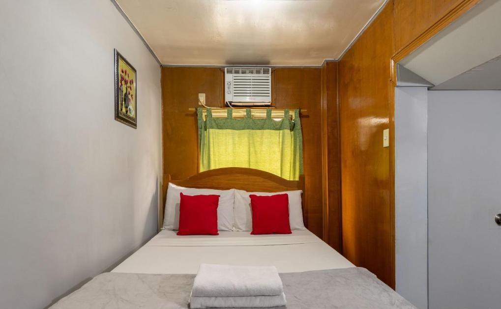 Oyo 722 Slouch Hotel 2*
