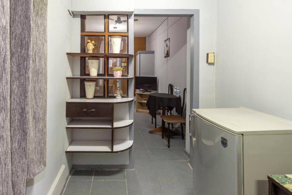 Oyo 722 Slouch Hotel 2*