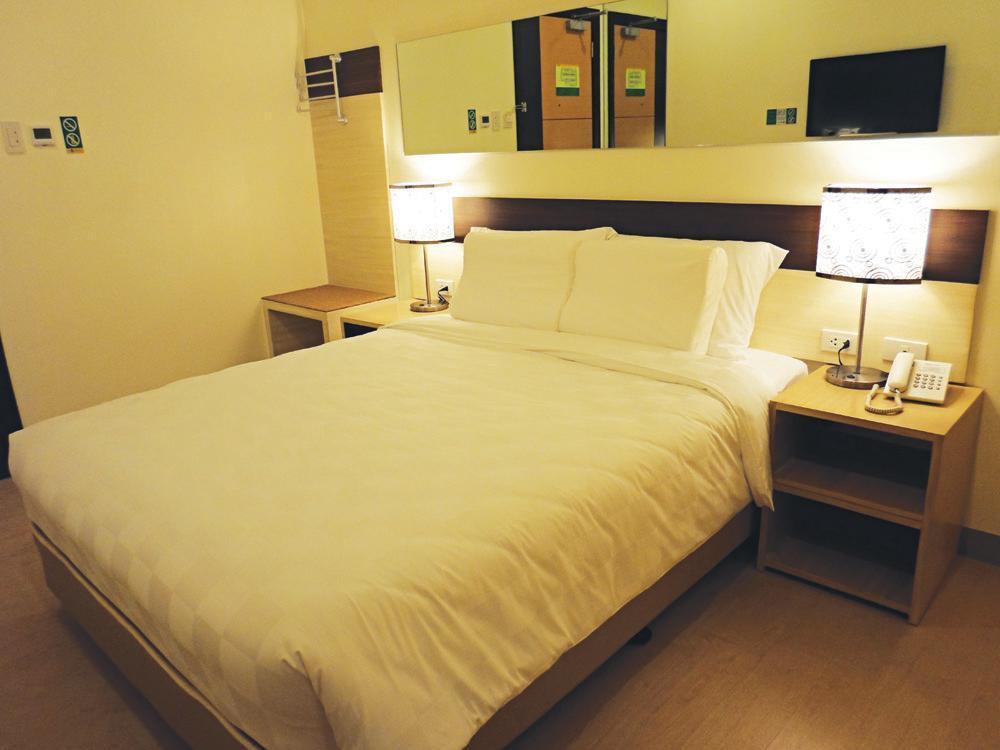 Go Otis - 3* Manila