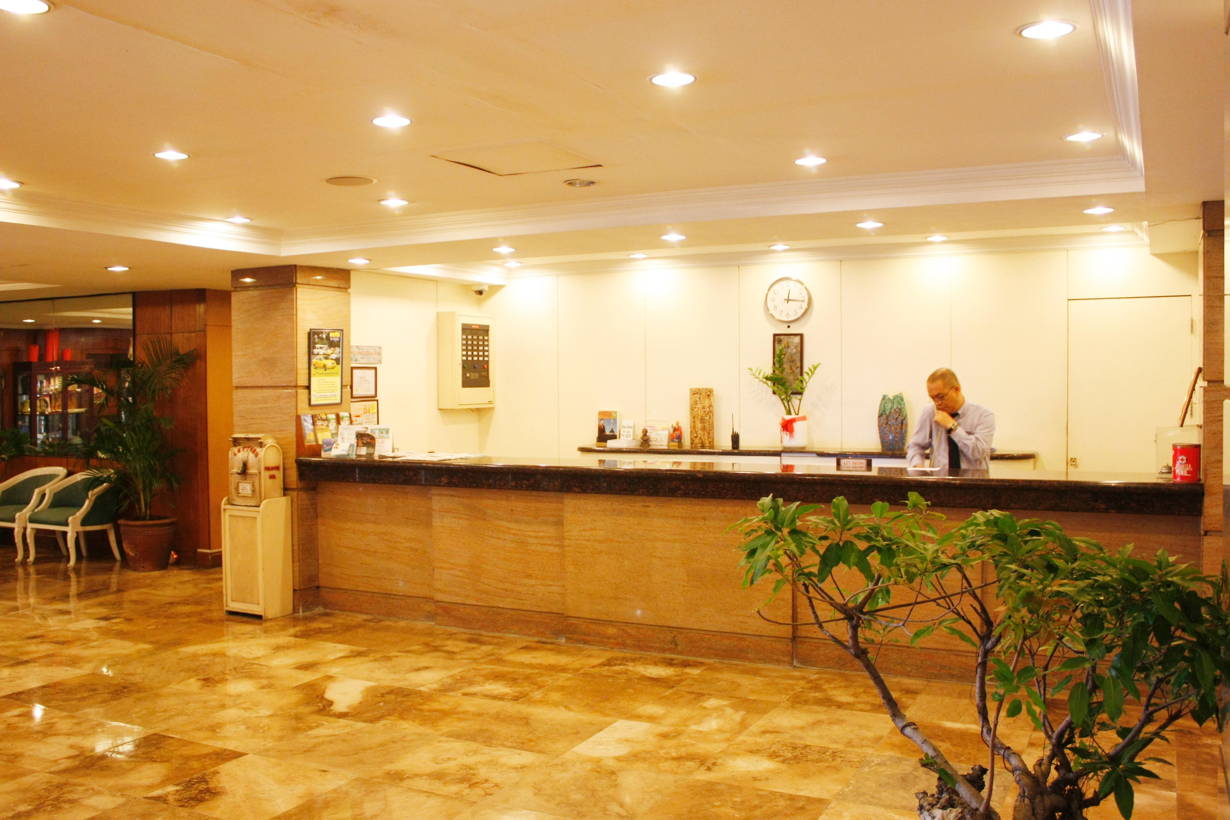Aloha Roxas Boulevard Hotel 3*