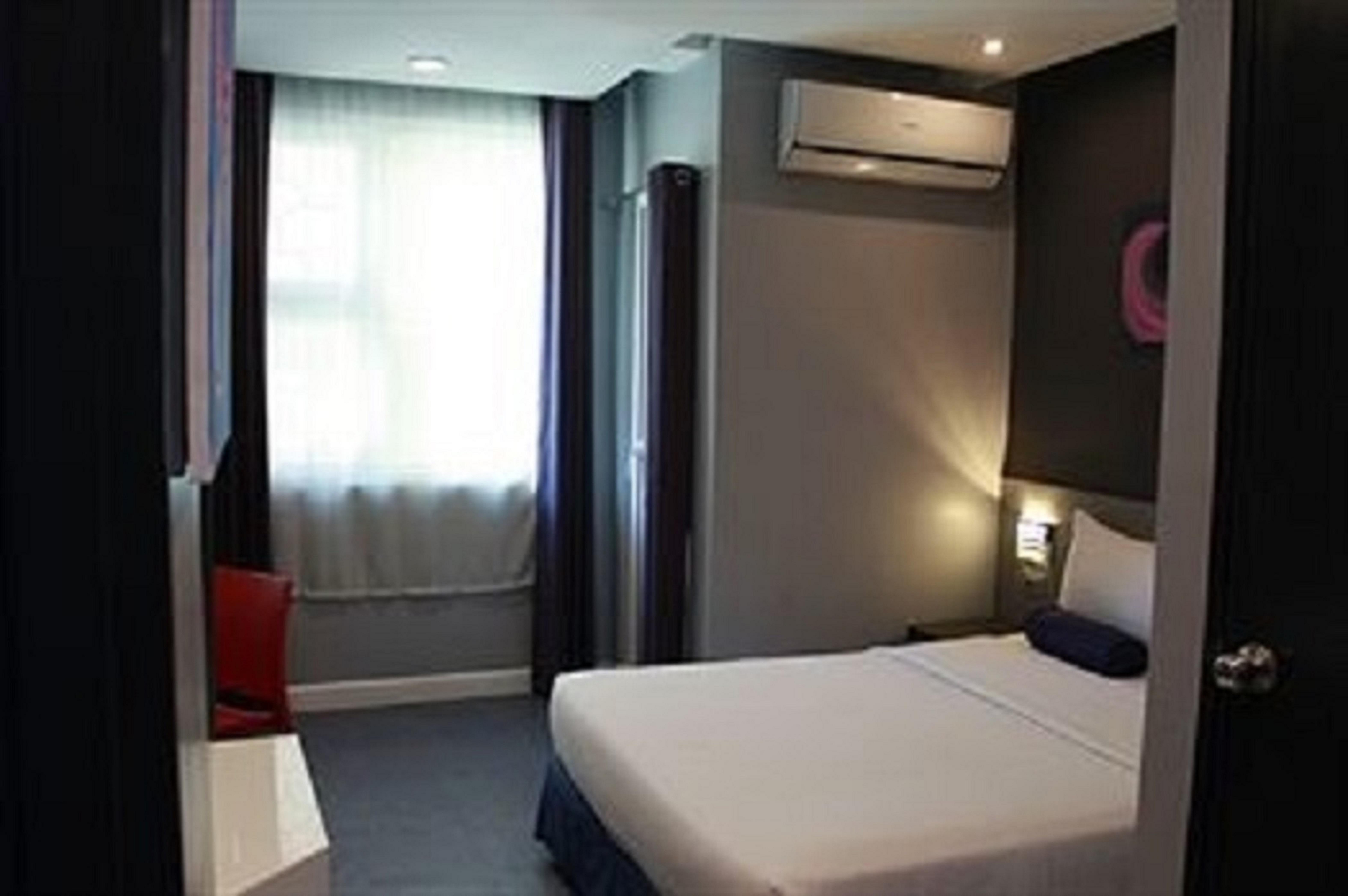 Li Nakpil Manila