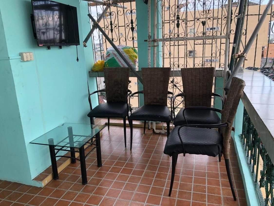 The Mansion - Backpackers Near Airport *