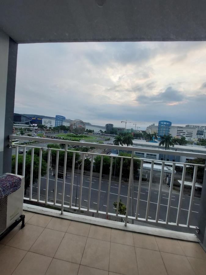 Shell Residences Mall Of - Jona Manila