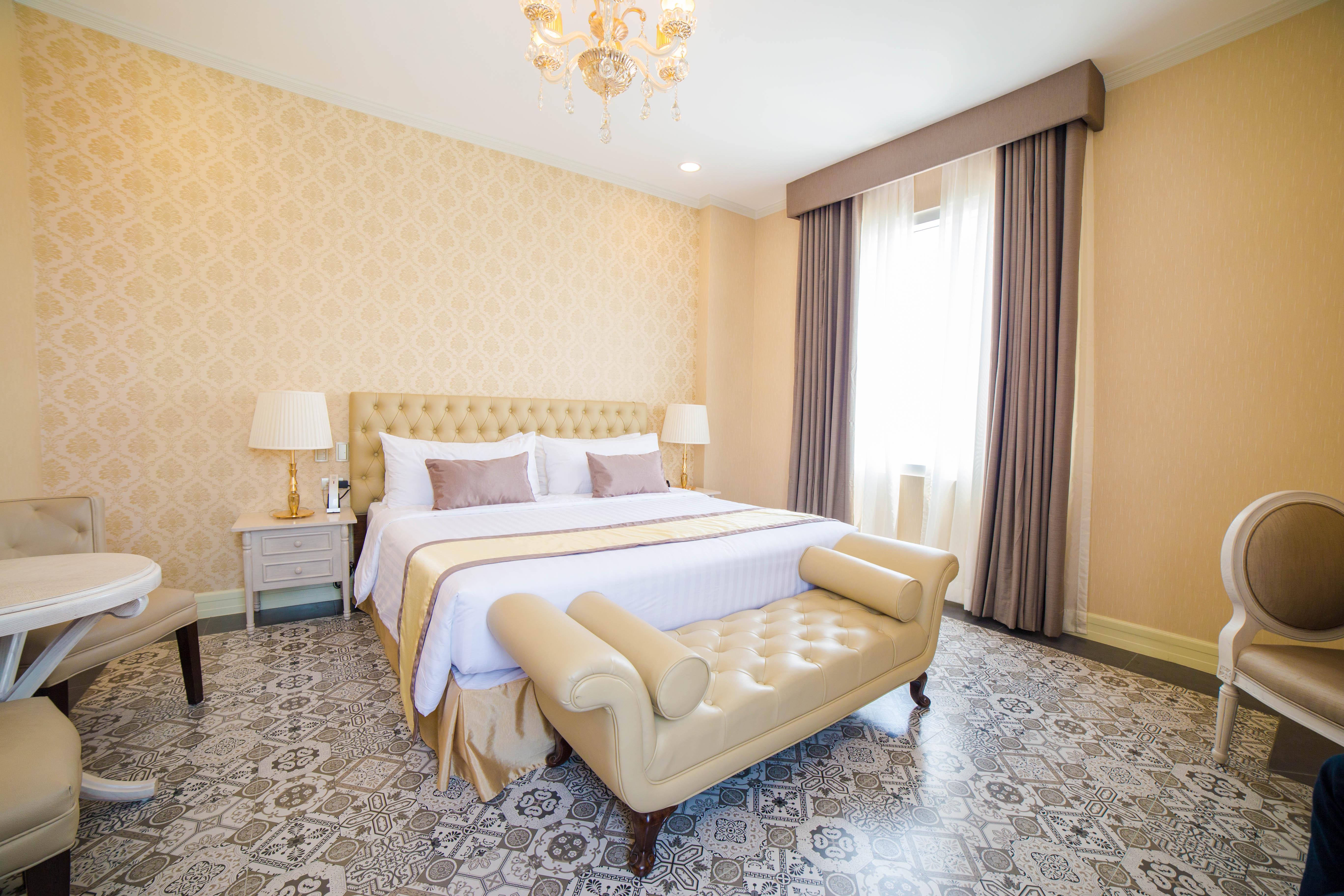 Rizal Park Hotel 5*