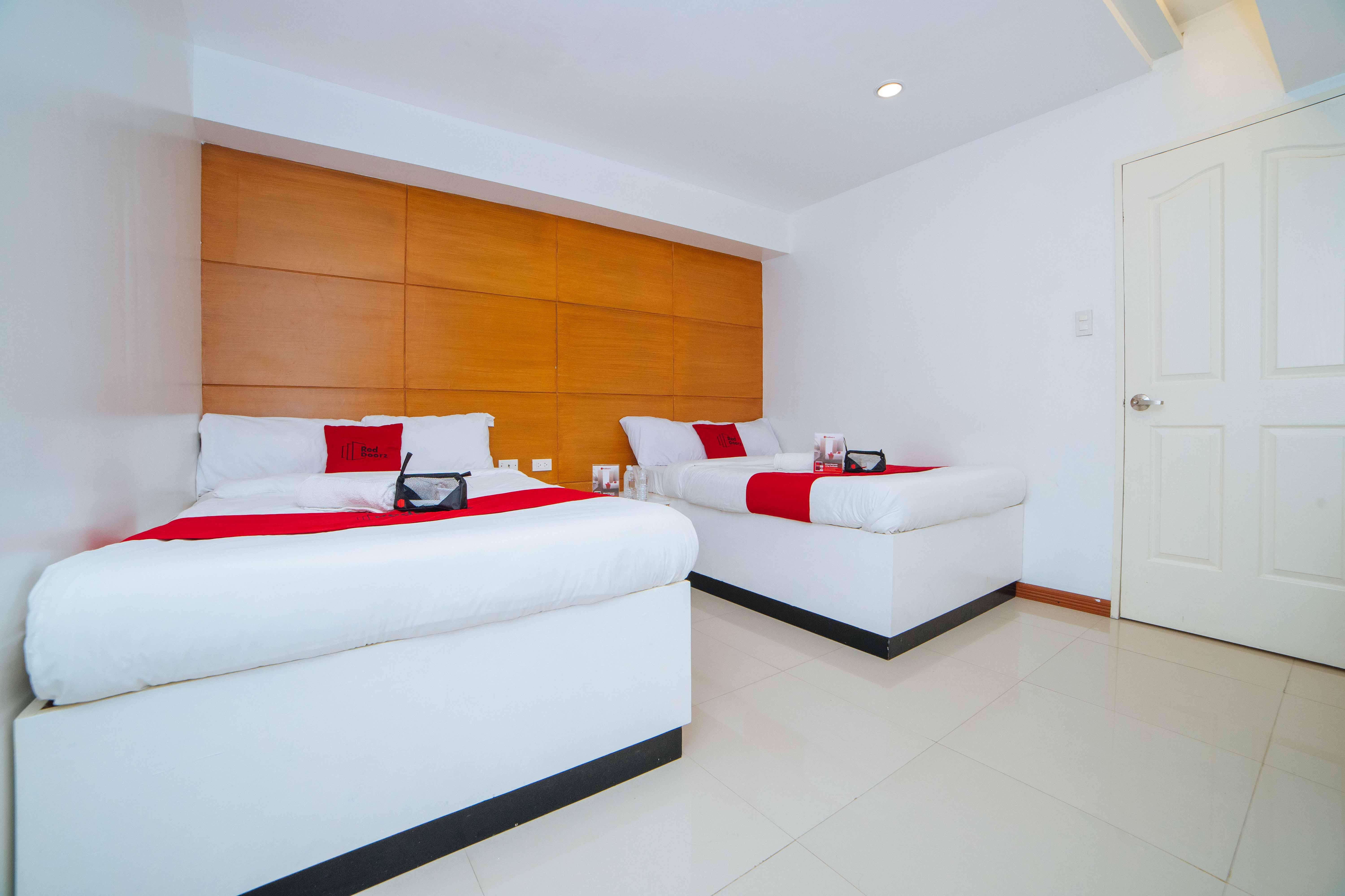 Hotel Reddoorz Near Bambang Station 2*