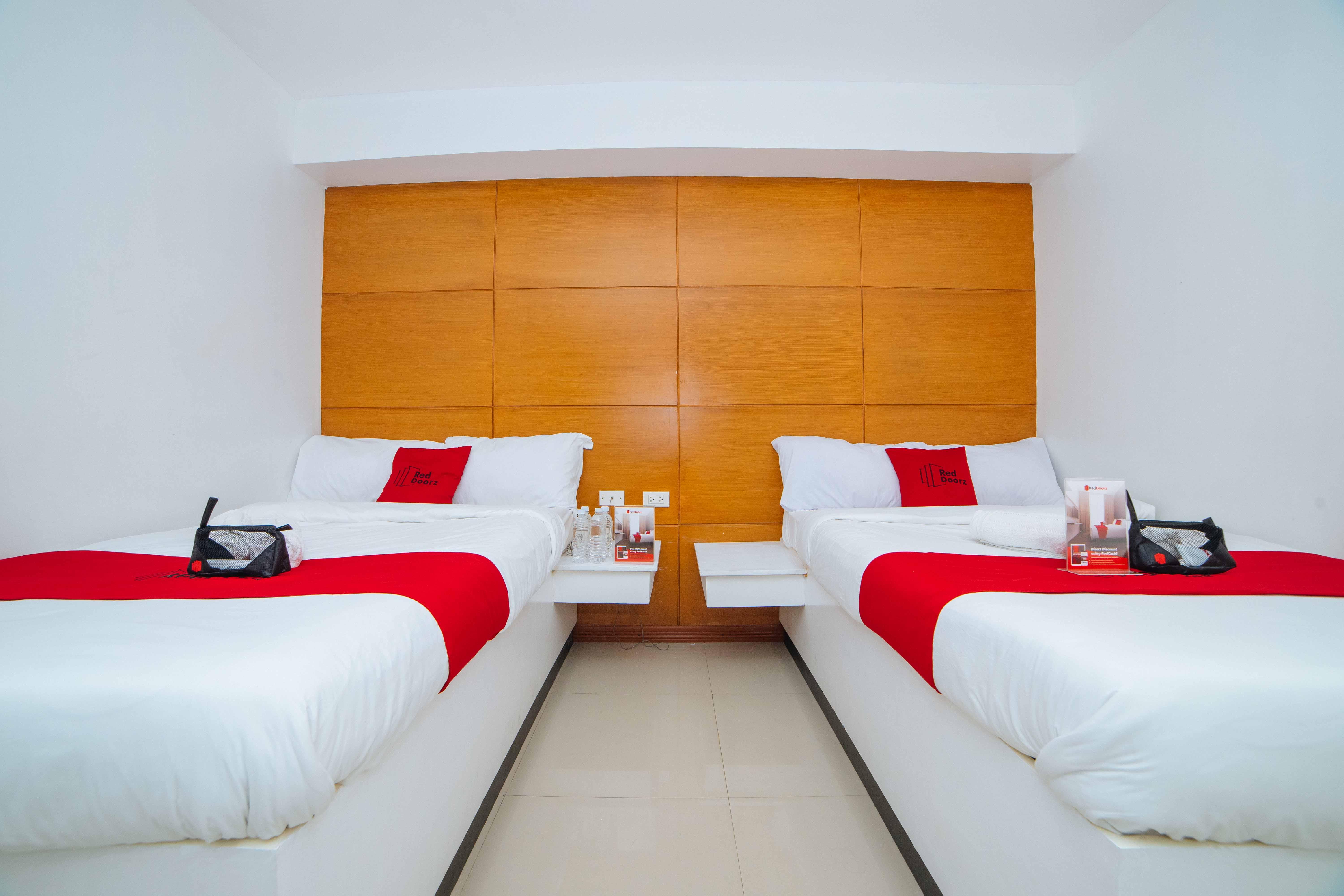 Hotel Reddoorz Near Bambang Station 2*