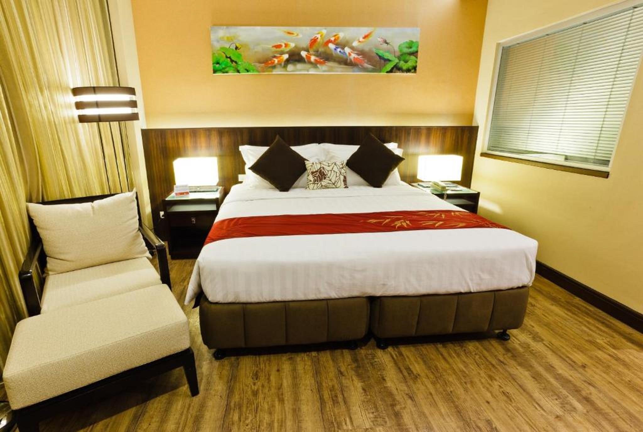 Hotel Ramada By Wyndham Manila