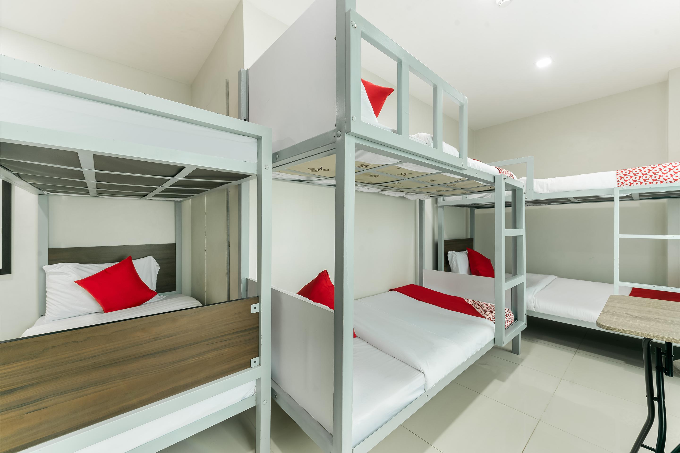 Oyo 152 Sangco Condotel Hotel 3*