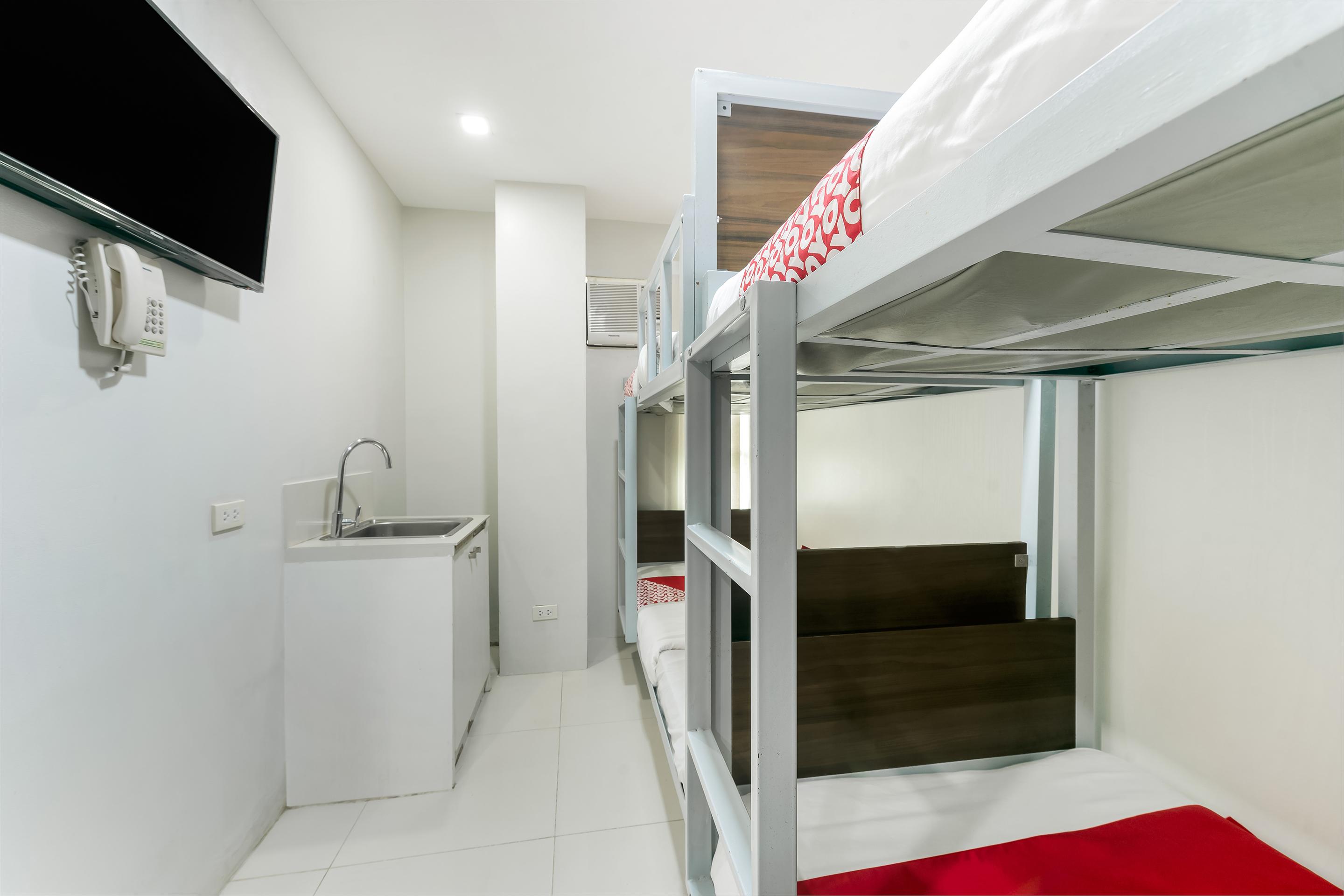 Hotel Oyo 152 Sangco Condotel 3*