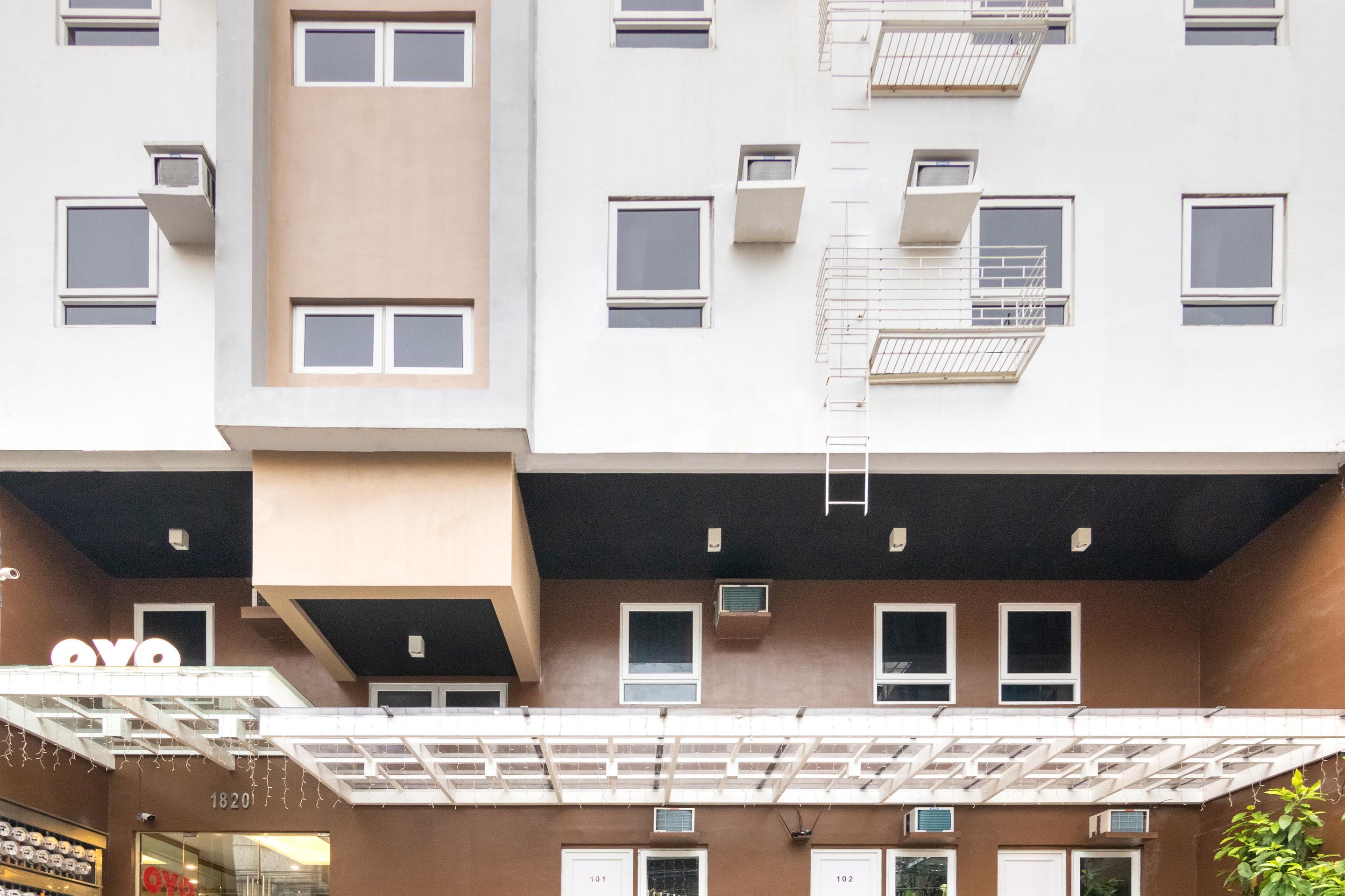 Hotel Oyo 152 Sangco Condotel