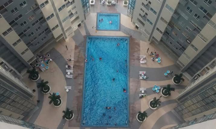 Luxx Suites Bgc *