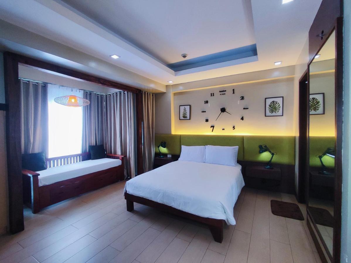 Two Palmtree Newport Boulevard Near Naia 3 Pasay Apartment *