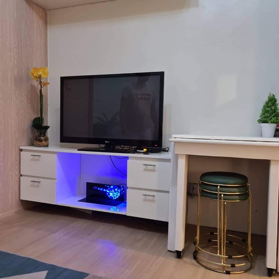 Apartment Fully Furnished Condominium-apartment Unit For 5-6 Guests Manila
