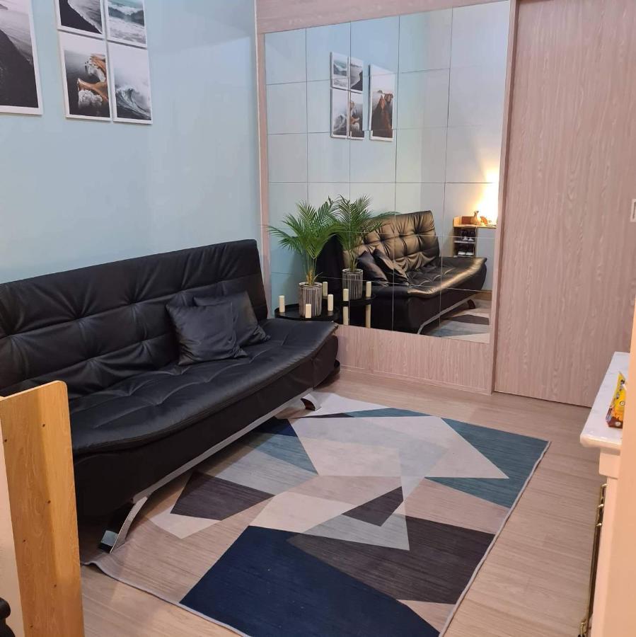Fully Furnished Condominium-apartment Unit For 5-6 Guests * Manila