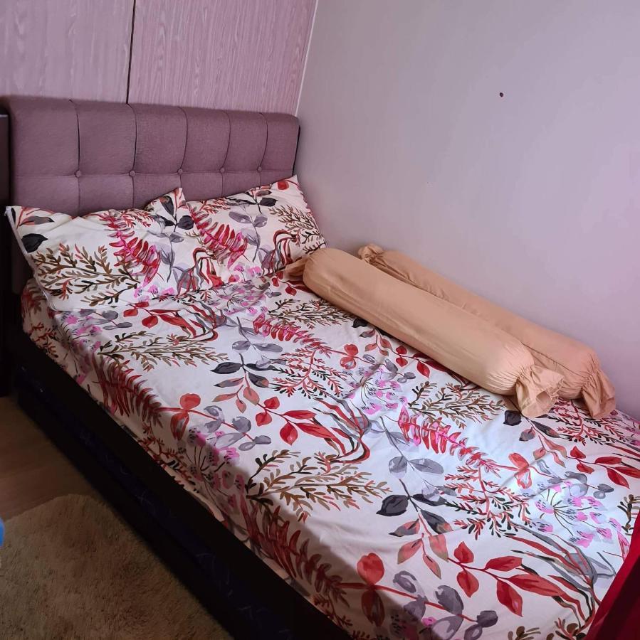 Fully Furnished Condominium-apartment Unit For 5-6 Guests * Manila