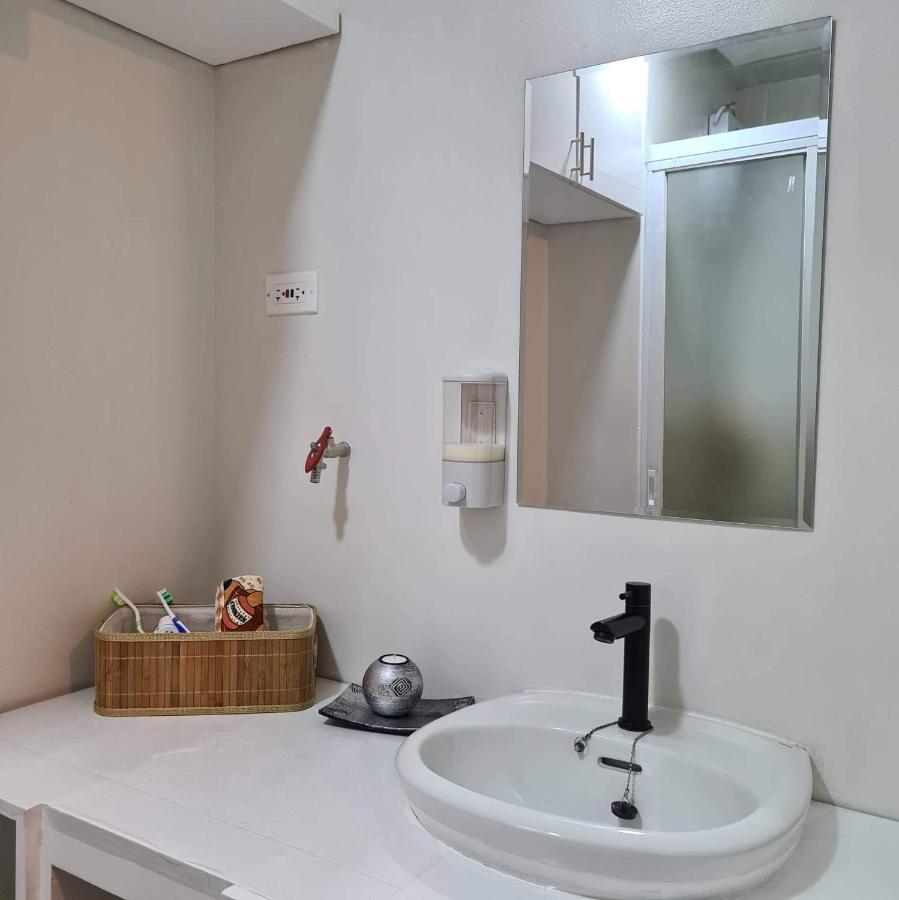 Fully Furnished Condominium-apartment Unit For 5-6 Guests Apartment