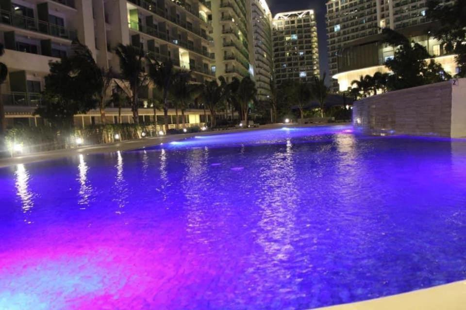 Azure Urban A3 Near Airport Mall With Balcony Wavepool