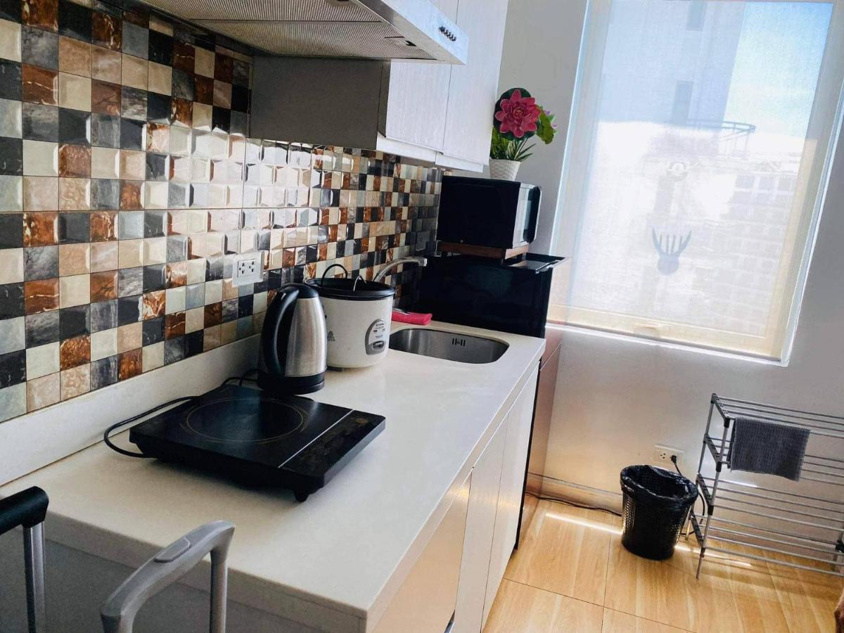 Apartment Azure Urban A3 Near Airport Mall With Balcony Wavepool Manila