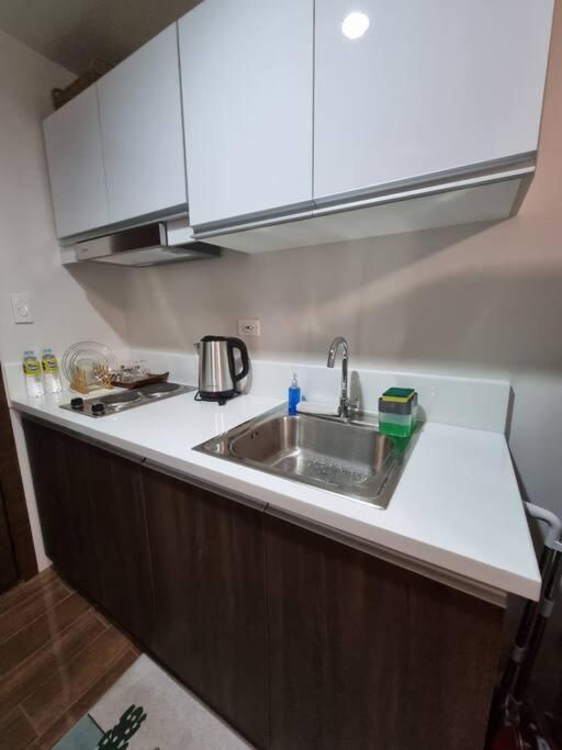 Great View 1 Bedroom In Makati Near Trident Tower Apartment Manila
