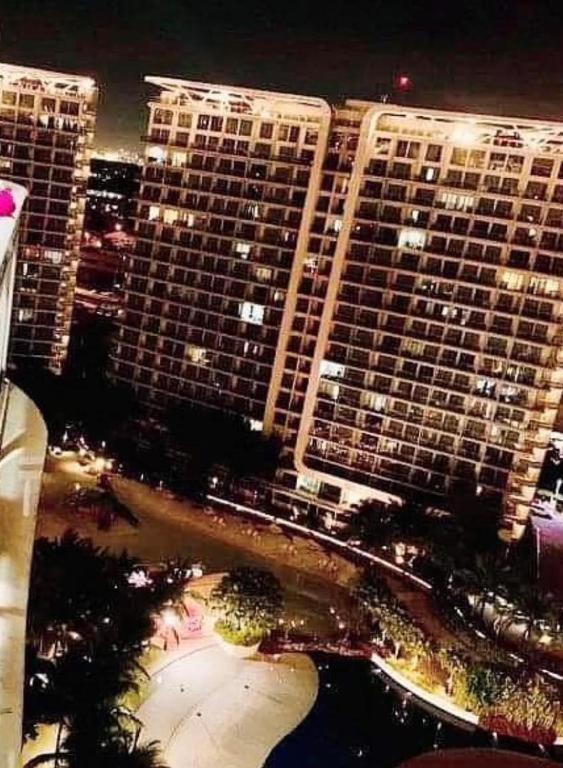 Apartment Azure Urban A3 Near Airport Mall With Balcony Wavepool Manila