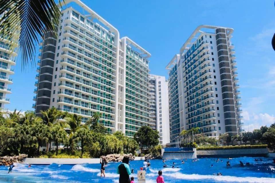 Azure Urban A3 Near Airport Mall With Balcony Wavepool Apartment Manila
