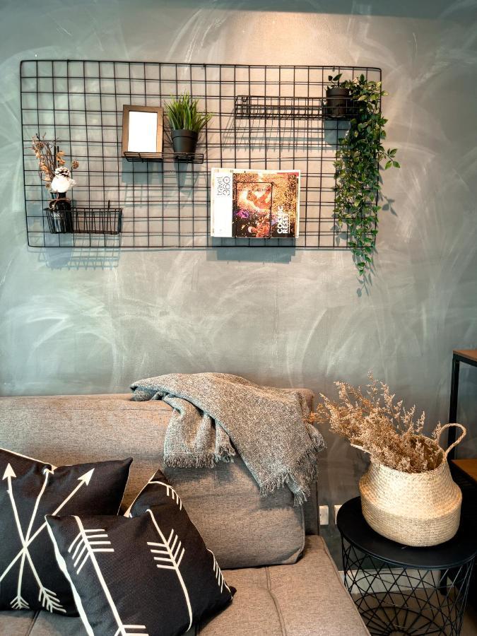 Apartment Downtown Nook - Azure Urban Residences Manila