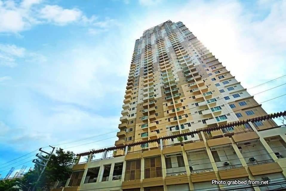 For Rent At Manhattan Araneta Center Cubao
