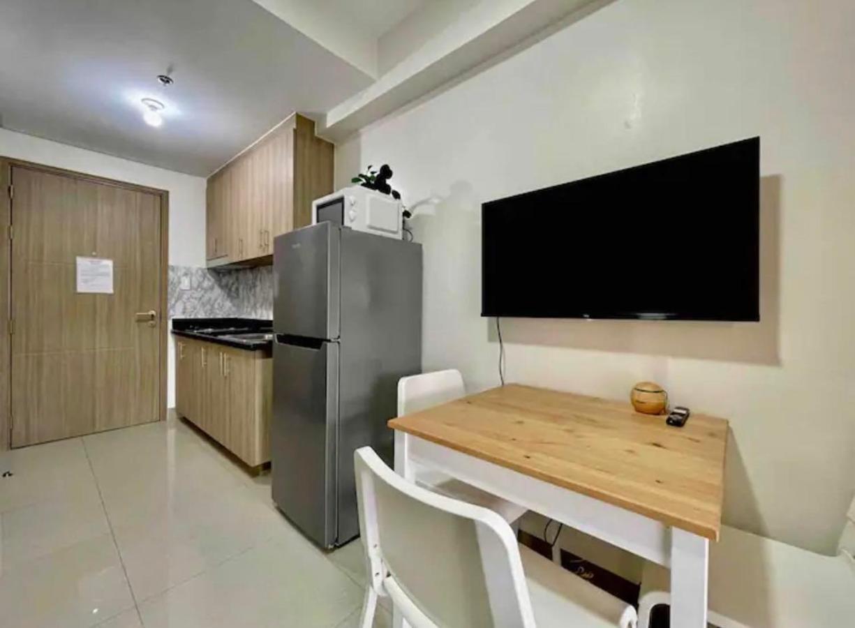 Condotel Shore Residences - Comfy Suites Fully Furnished 1br Aparthotel Manila