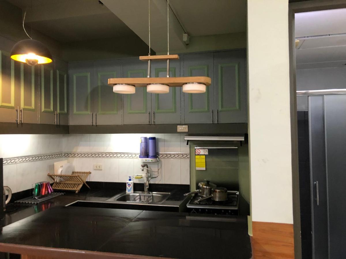2 Separate Units, 1br On 23rd Flr And 3br Penthouse On 41st Flr In Manila, Near Slec,us Embassy, Mall And Parks With Excellent View Apartment *