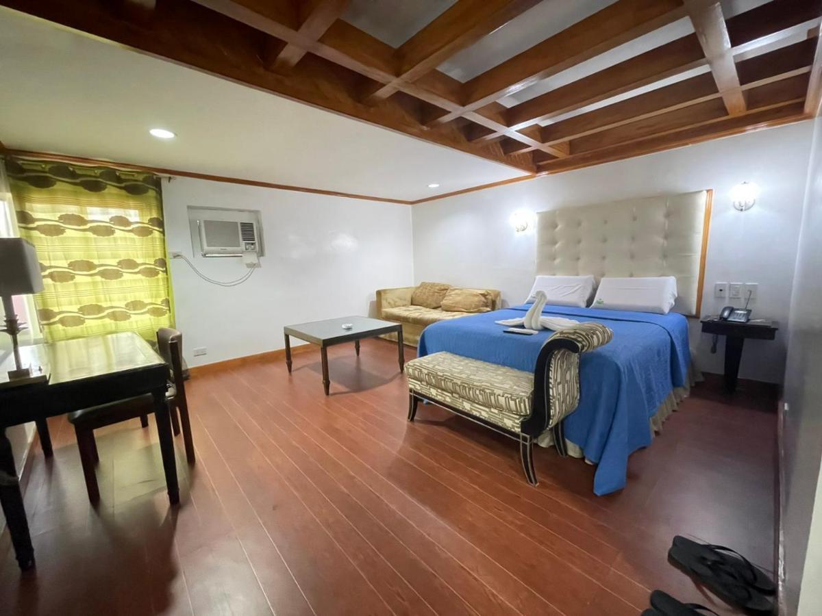 Town And Country Vmapa motel Manila