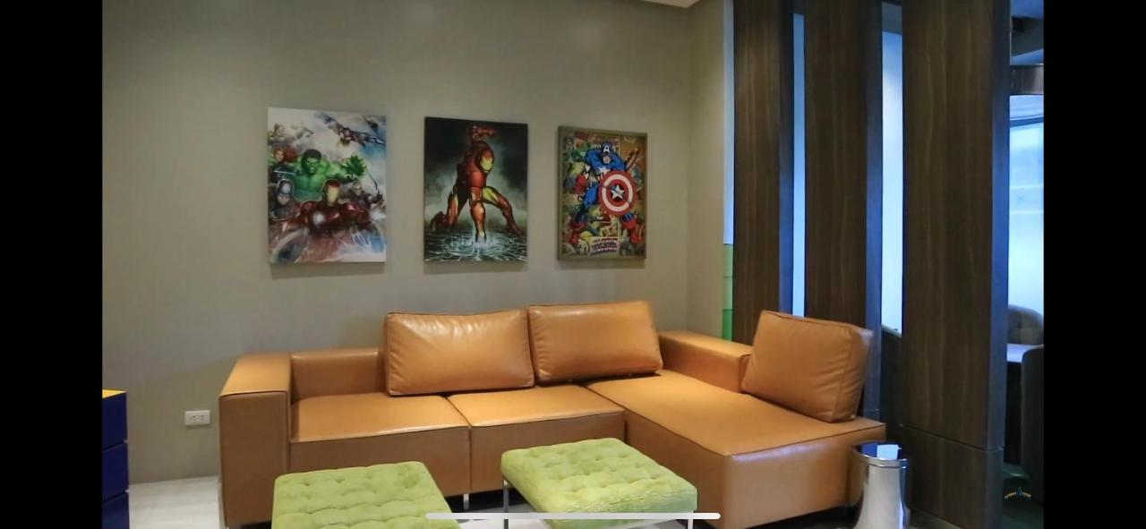 1 Bedroom Uptown Parksuites Bgc, High Floor, Morning Sun