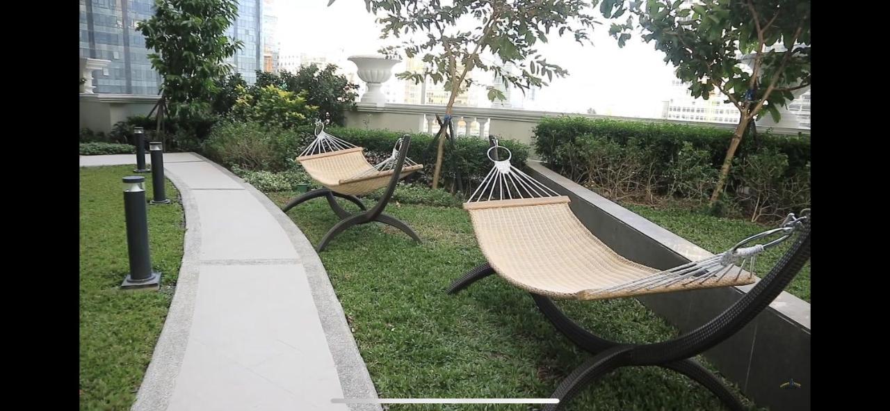 Apartment 1 Bedroom Uptown Parksuites Bgc, High Floor, Morning Sun Manila