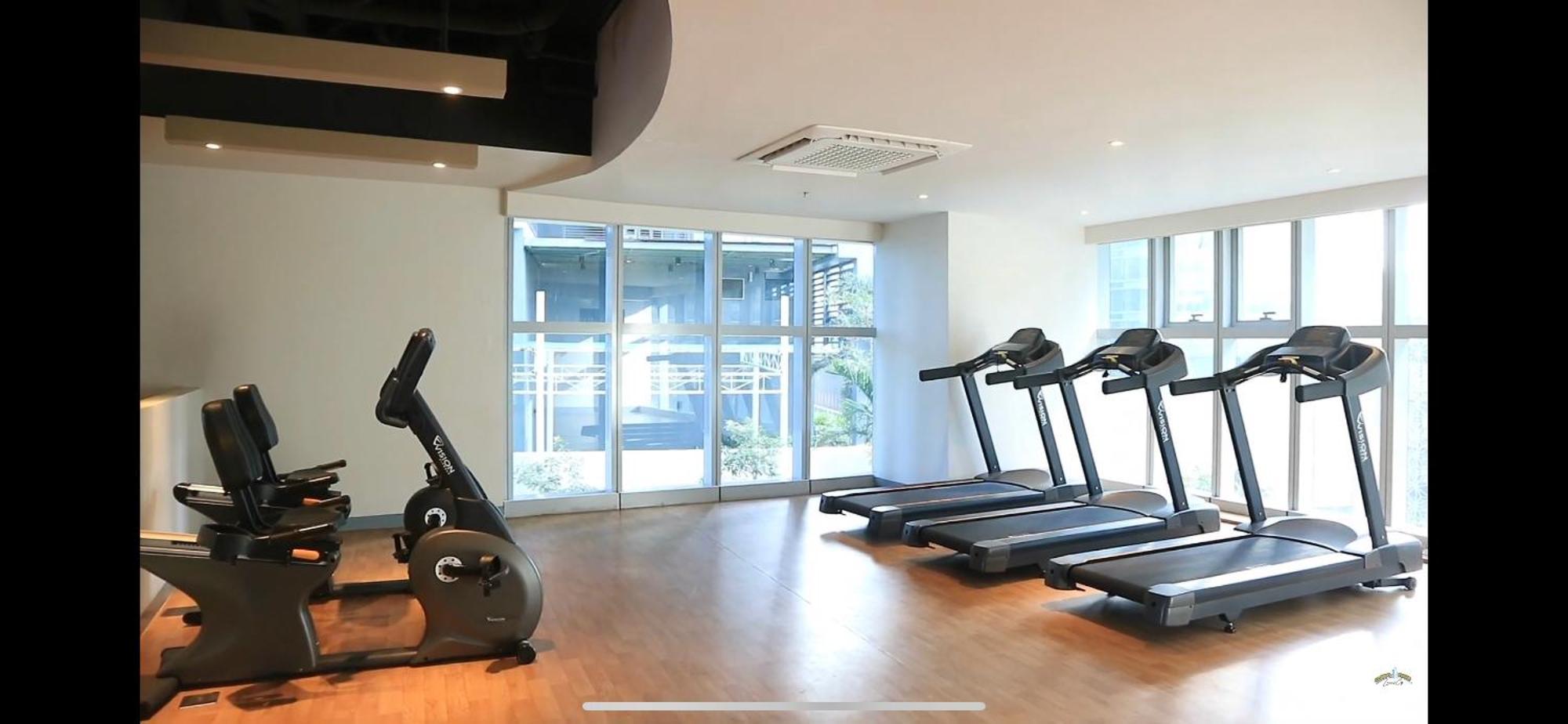 1 Bedroom Uptown Parksuites Bgc, High Floor, Morning Sun