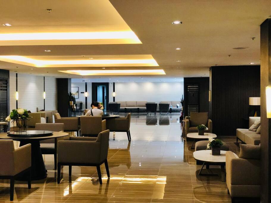 Apartment Air 1br With Balcony Free Netflix And *