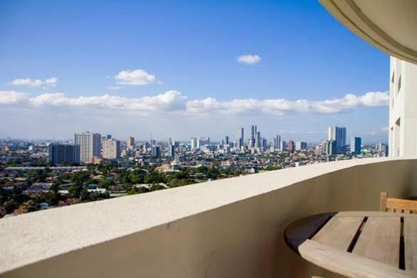 Skylinepremiere One Balete Drive Aparthotel *