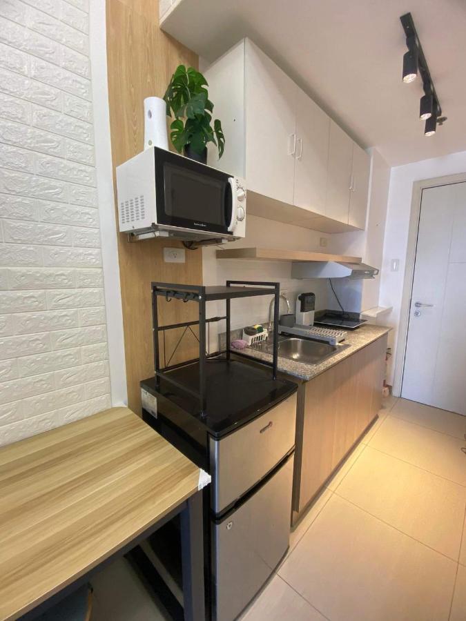 Comfy Unit With Wi-fi, Pinas City, Parking Rent Optional Apartment Manila