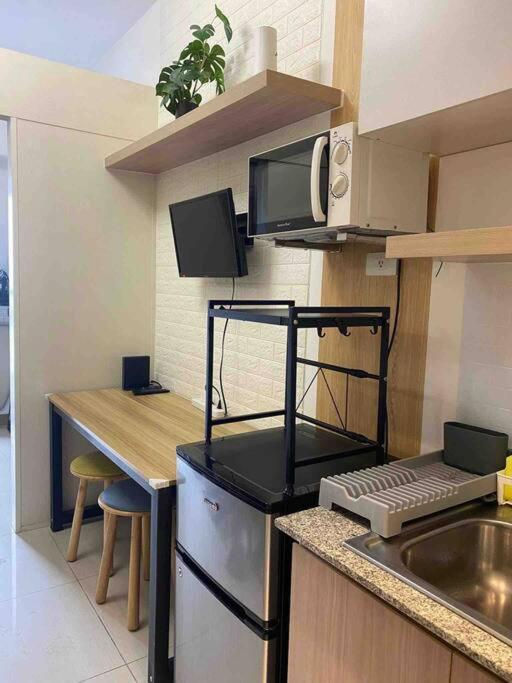 Comfy Unit With Wi-fi, Pinas City, Parking Rent Optional Apartment