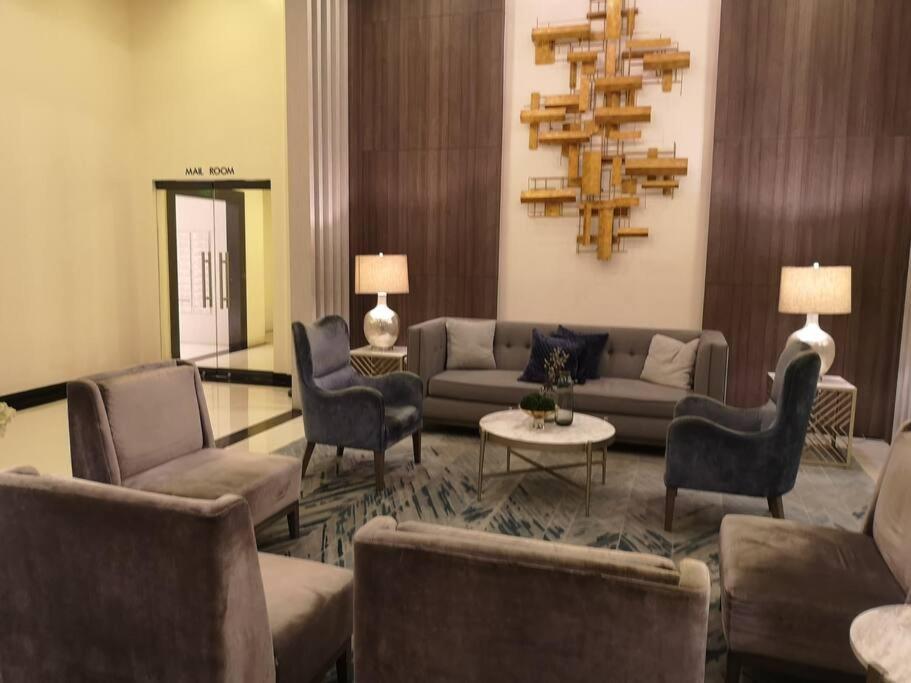 Apartment A2j Luxury 1br Near Venice Mall Bgc Taguig