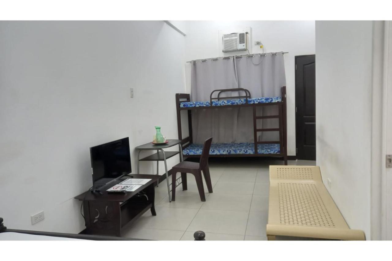 Oyo 903 Tesoro Hotel 2*