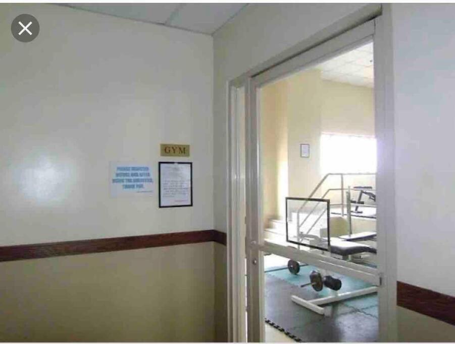 Apartment 3br 70sqm Free Internet, Penthouse Unit In Ermita, Near Us Embassy
