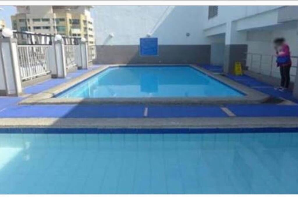 Apartment 3br 70sqm Free Internet, Penthouse Unit In Ermita, Near Us Embassy *